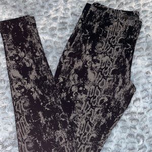 Guess snakeskin leggings
